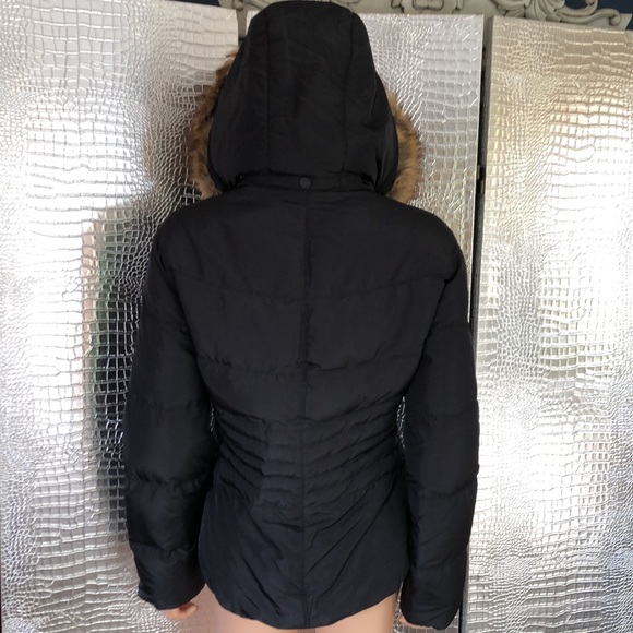 Calvin Klein size M puffer coat - zip pockets and detachable faux fur lined hood - Picture 7 of 11